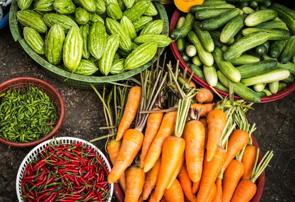 bundle of assorted vegetable lot